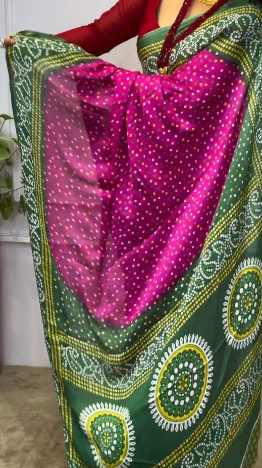 Green And Magenta Bandhani Saree